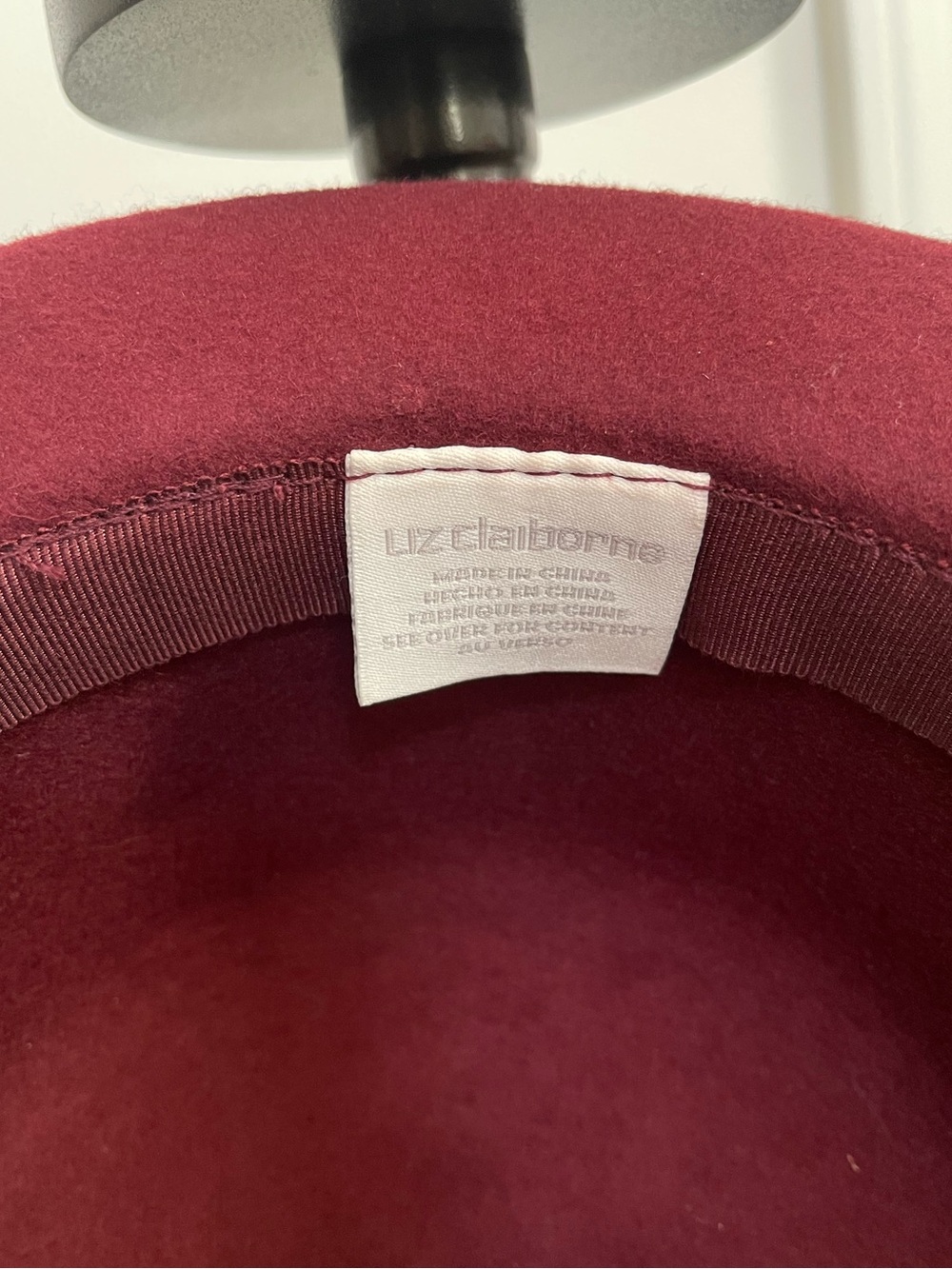 VTG Burgundy Liz Claiborne 100% Wool Cloche Hat with 3D Floral Accent & Hat Box - Picture 9 of 9